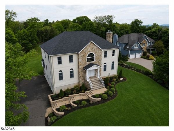 40 Horseneck Rd, Montville, NJ 07045