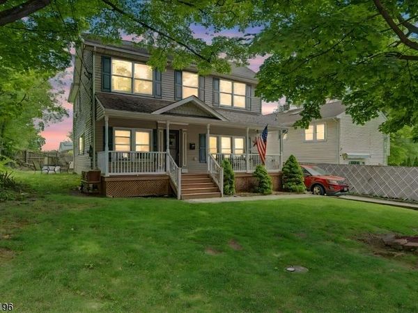 10 Reaville Ct, Parsippany-Troy Hills, NJ 07054