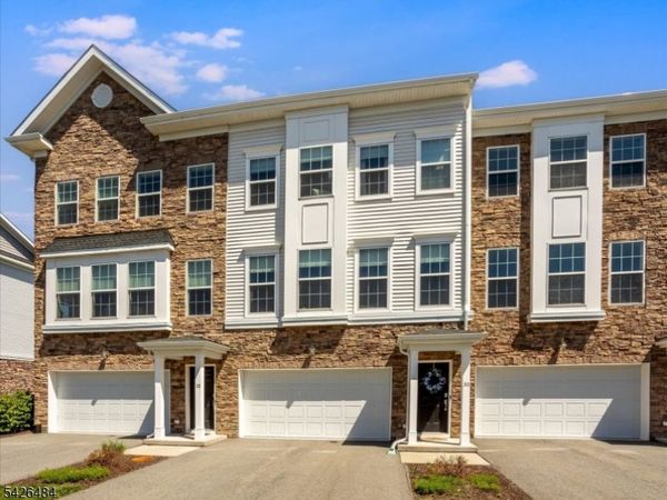 30 Colgate Dr, Morris, NJ 07960