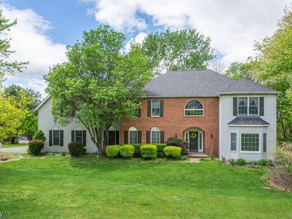 31 Richmond Hill Dr, Sparta, NJ 07871