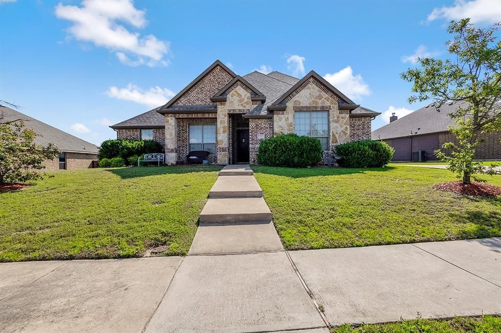 3206 Meadow Ridge Drive, Midlothian, TX 76065 Main Photo