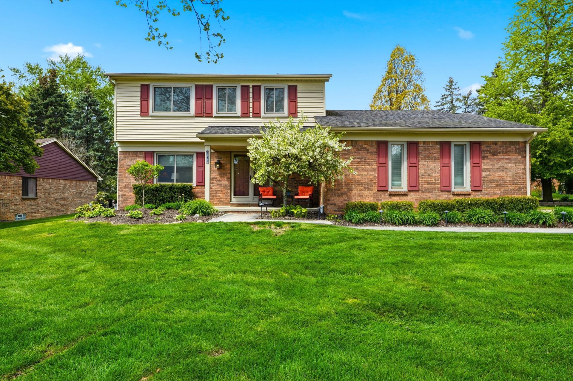 2070 Winchester Road, Rochester Hills, MI 48307 Main Photo