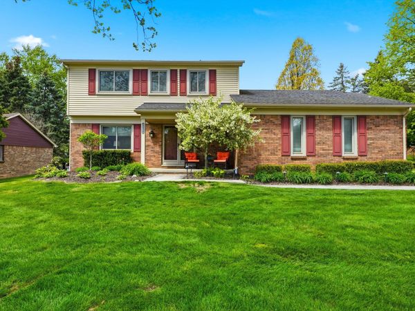 2070 Winchester Road, Rochester Hills, MI 48307