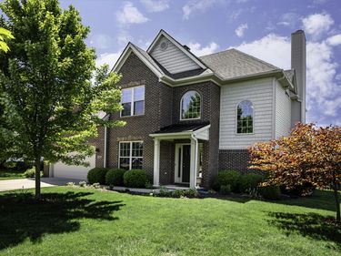 393 Gleneagles Way, Versailles, KY 40383