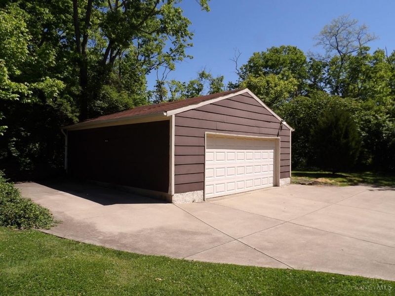 4308 Schulte Drive, Cincinnati, OH 45205 Photo 32
