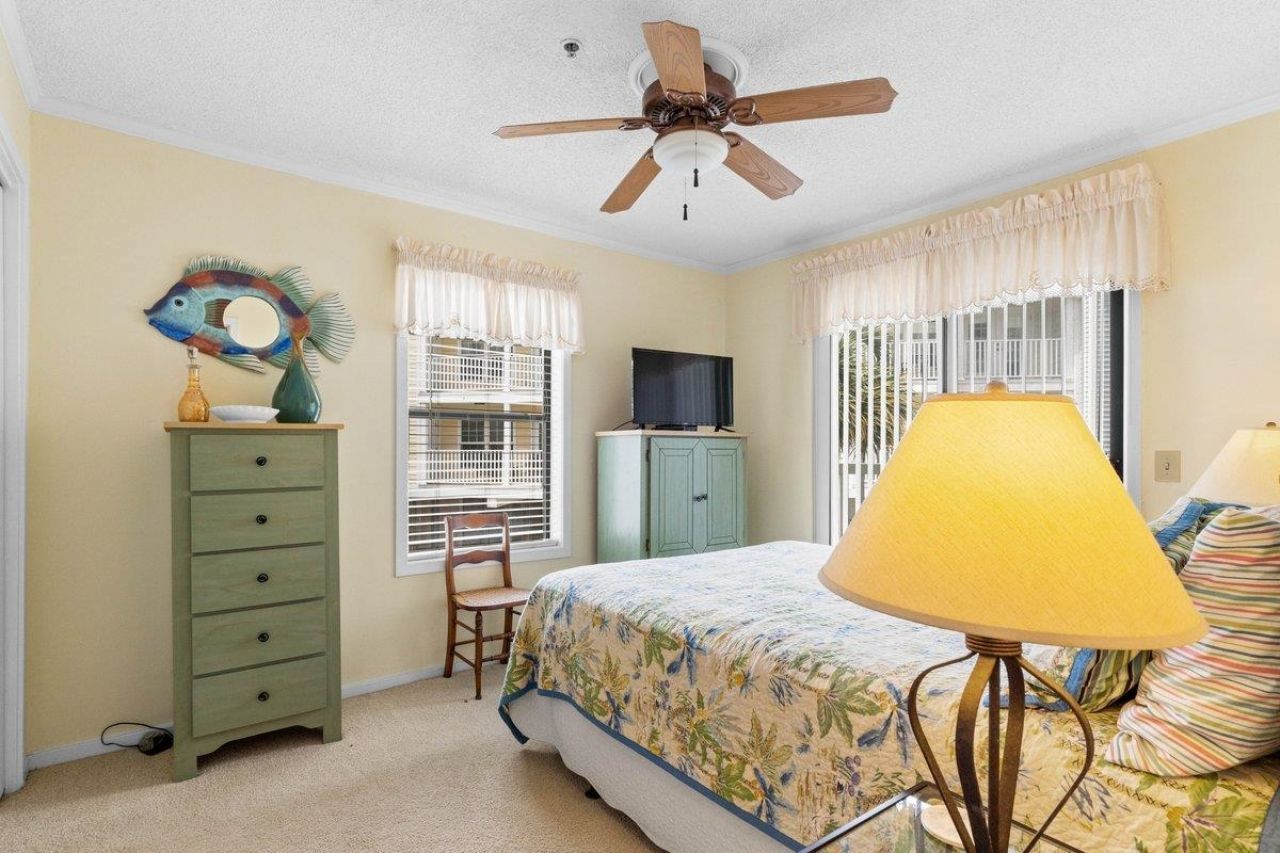 211 N Hillside Dr. N  Photo 13