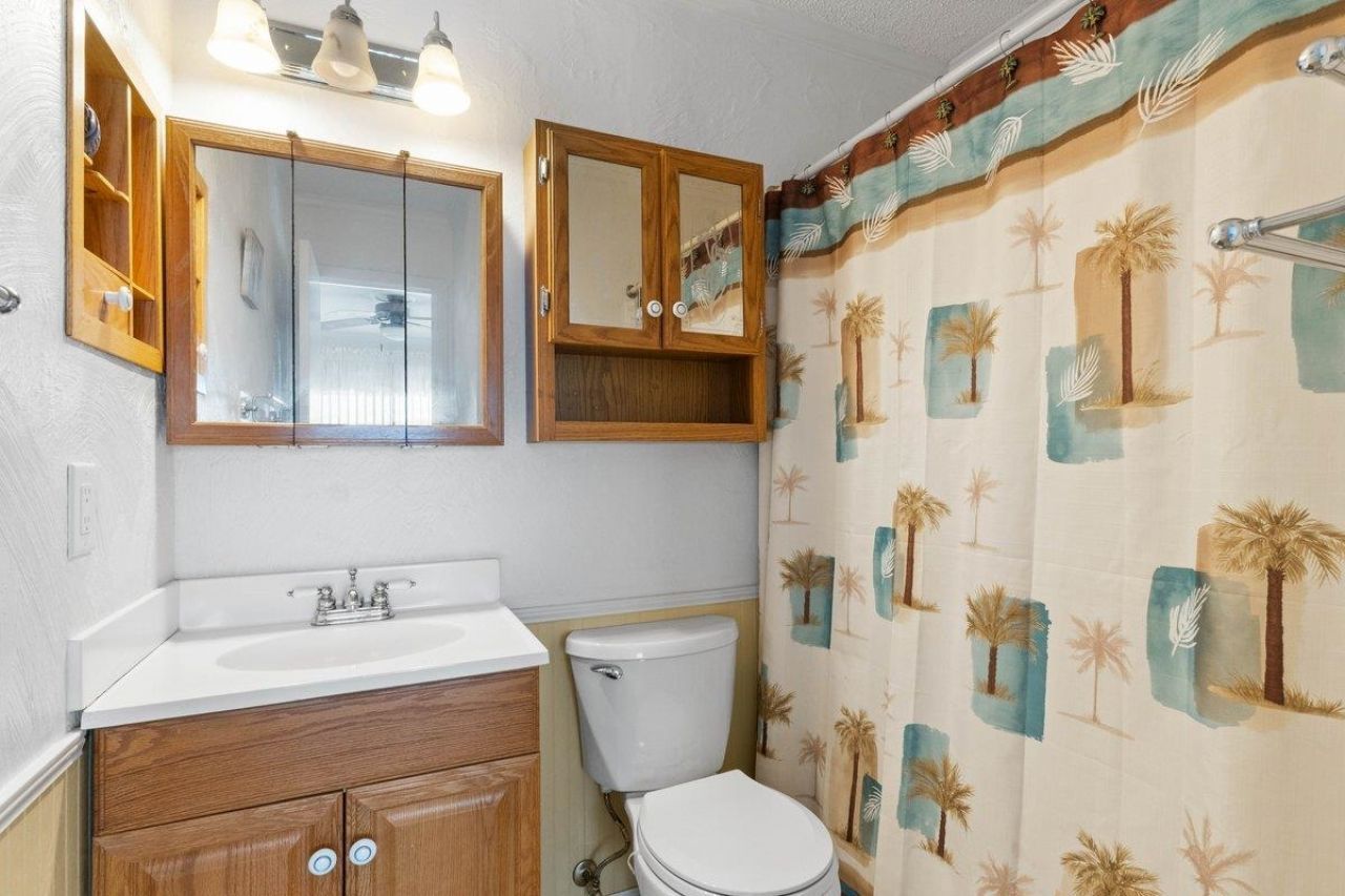 211 N Hillside Dr. N  Photo 16