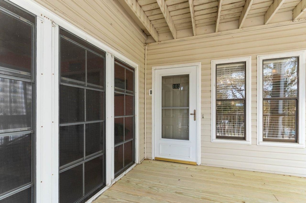 211 N Hillside Dr. N  Photo 28