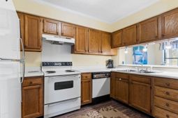 211 N Hillside Dr. N  photo 4