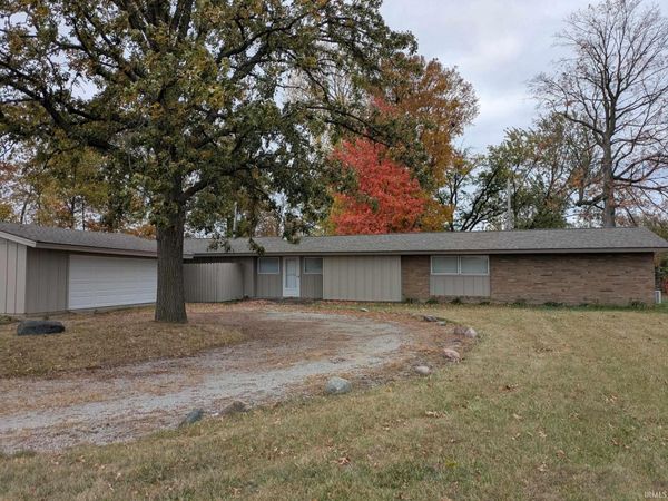 217 W WASHINGTON CENTER Road, Fort Wayne, IN 46825
