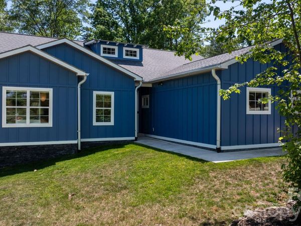 3813 54TH Avenue NE, Hickory, NC 28601