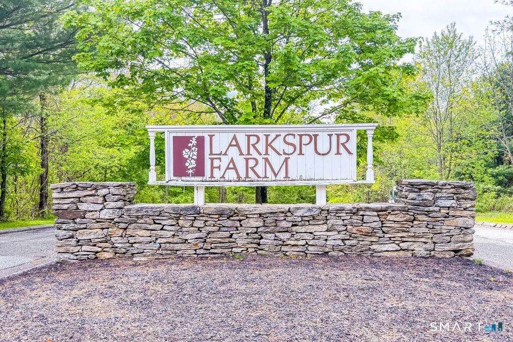 402 Larkspur Farm, Unit 34, Torrington, CT 06790 Main Photo