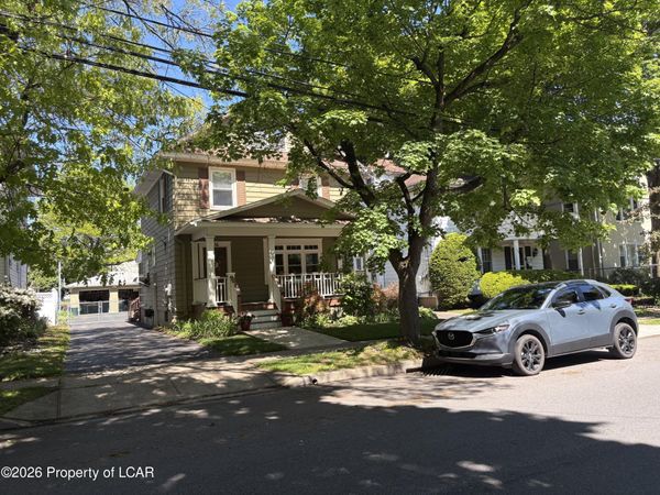 136 E Walnut Street, Kingston, PA 18704