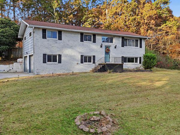 25 Carolyn Lane, Rossville, GA 30741