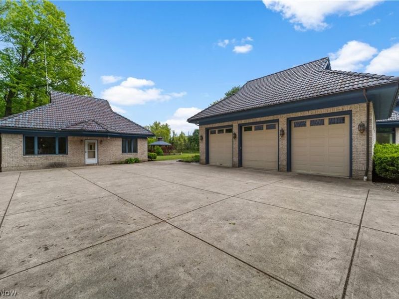 36900 Chester Road, Avon, OH 44011 Photo 4