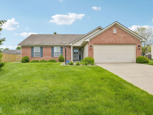 951 Tulip Way , Fortville, IN 46040