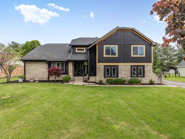 3781 S Creekside Drive, New Palestine, IN 46163