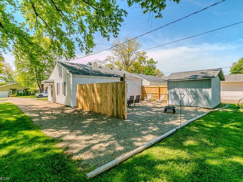 9017 Woodridge Lane, Mentor, OH 44060 Photo 3
