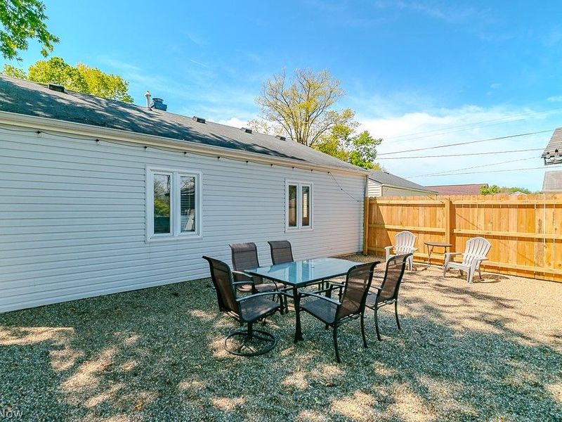 9017 Woodridge Lane, Mentor, OH 44060 Photo 4