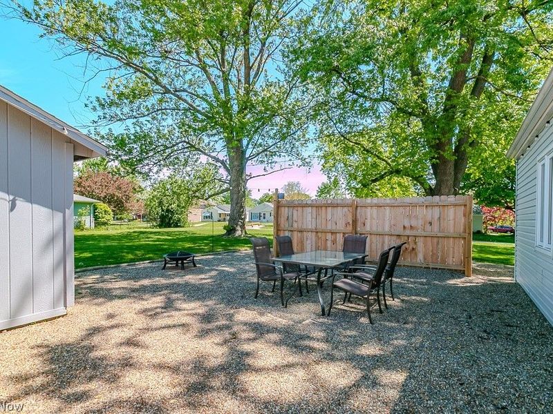 9017 Woodridge Lane, Mentor, OH 44060 Photo 6