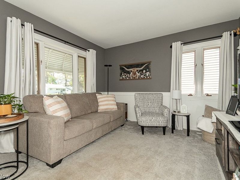 9017 Woodridge Lane, Mentor, OH 44060 Photo 8