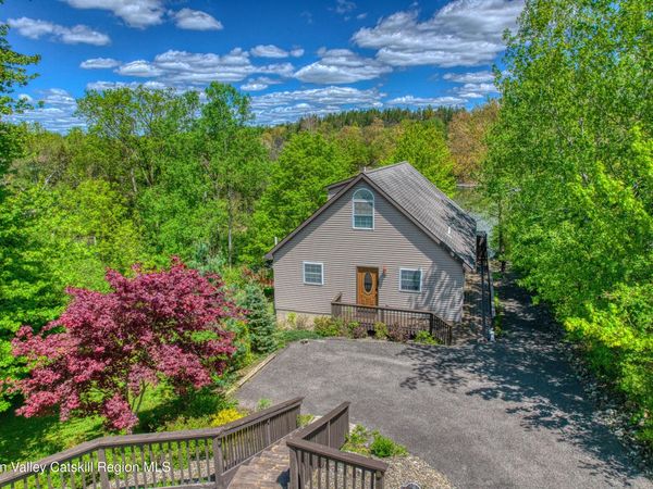 8 Rip Van Winkle Drive, Athens, NY 12015