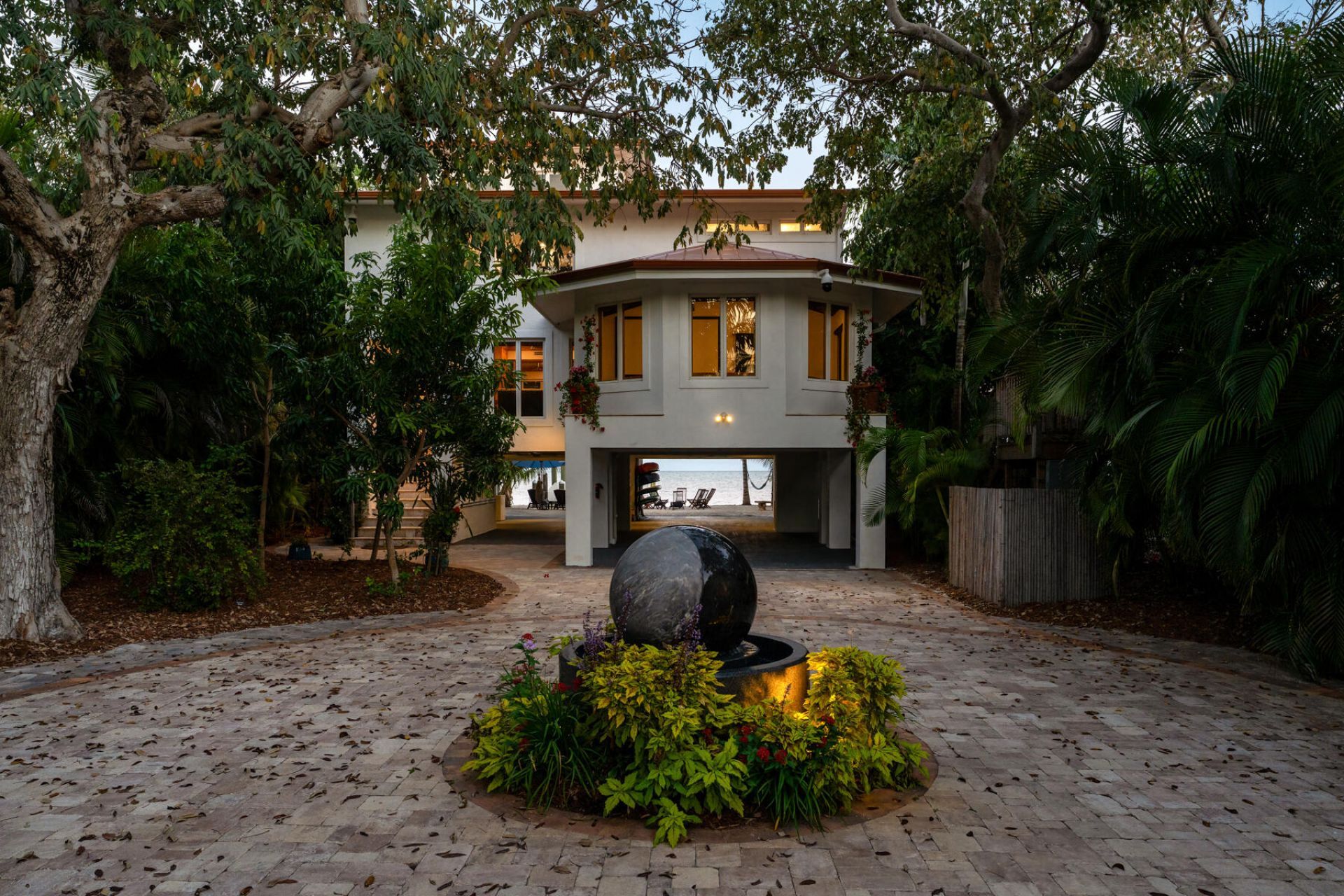 58652 Overseas Highway, Marathon, FL 33050 Photo