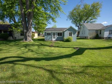 2662 Cottage Lane, Clay Twp, MI 48028