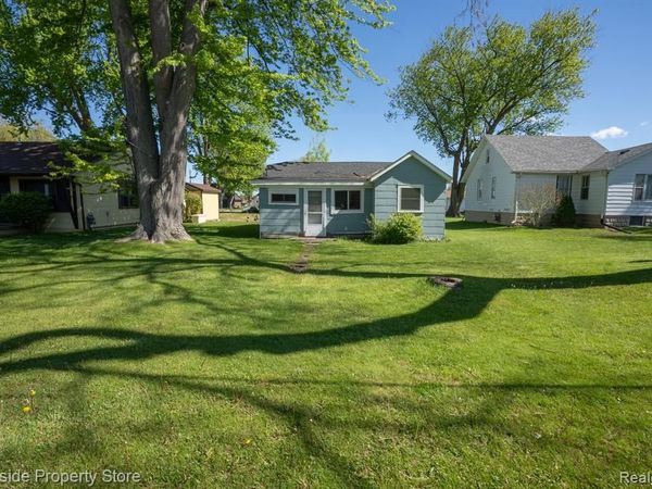 2662 Cottage Lane, Clay Twp, MI 48028