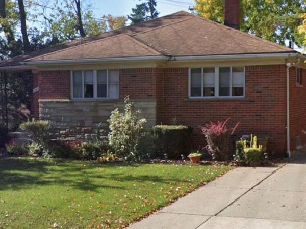 24231 Jerome Street, Oak Park, MI 48237