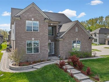 3559 Birchmount Drive, Troy, MI 48083