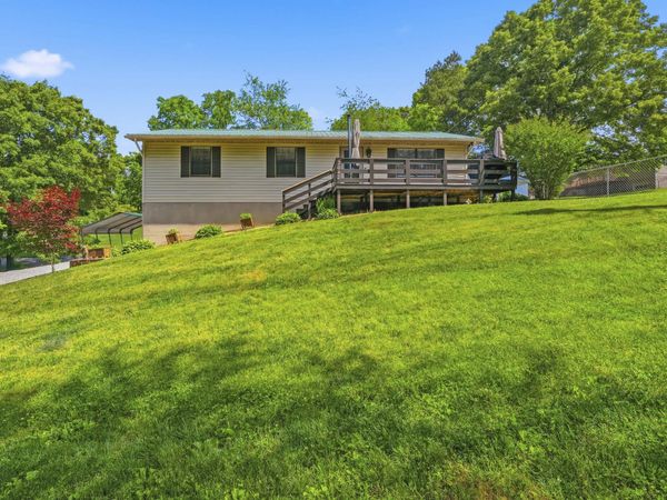 2042 Deerfield Circle, New Market, TN 37820