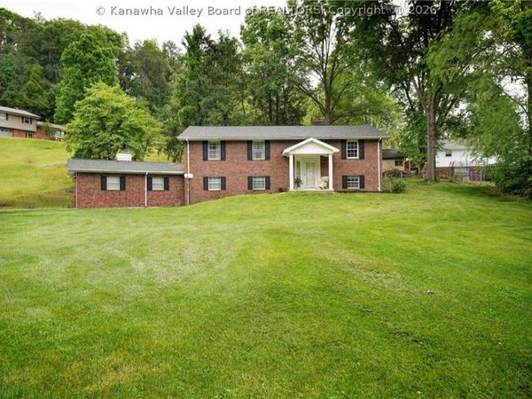 108 Elm Street, Elkview, WV 25071