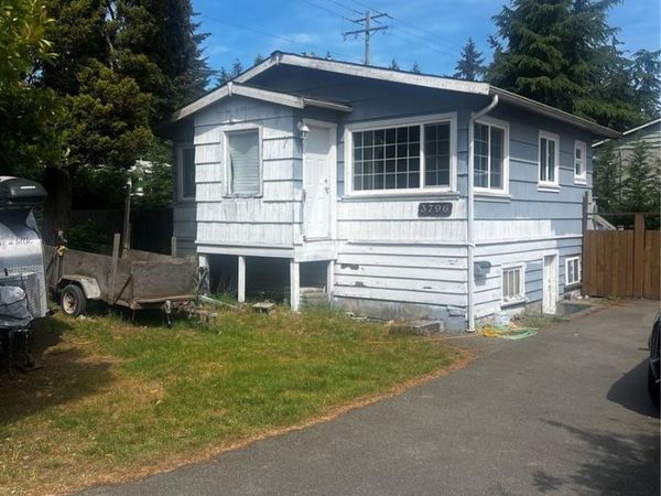 3796 Departure Bay Rd , Nanaimo, BC V9T 1C4