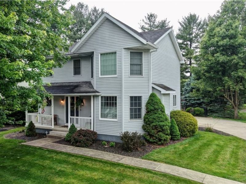 104 Pinedale Drive, Dover, OH 44622 Photo 1