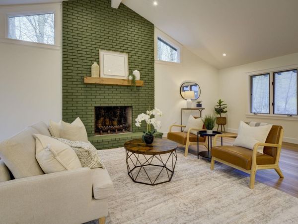 4005 Oxford Drive E, Leland, MI 49654