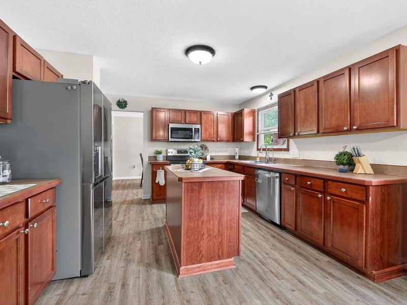 1825 Creekview Drive , Marysville, OH 43040 Photo 22