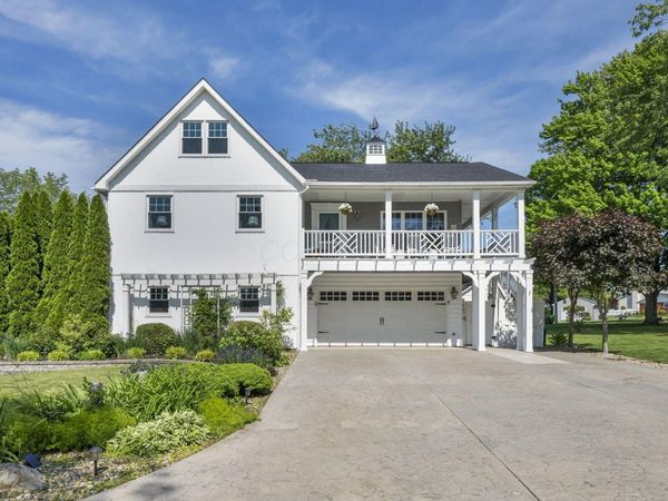 580 Lakeshore Drive W, Hebron, OH 43025