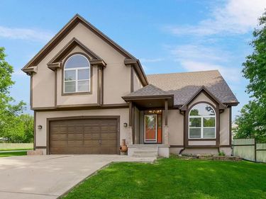 2224 Martha Lane, Greenwood, MO 64034
