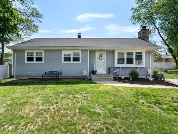 837 Cable Avenue, Beachwood, NJ 08722