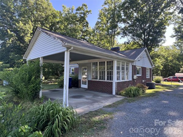 209 S Roxford Road, Kings Mountain, NC 28086