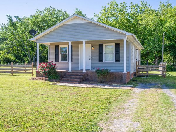 807 Willow Lane , Bessemer City, NC 28016