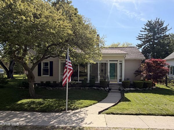 110 West Street , Swanton, OH 43558