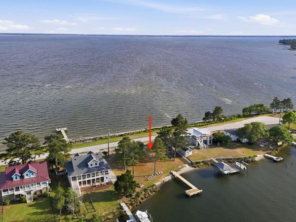 3756 Janiero Road, Arapahoe, NC 28510