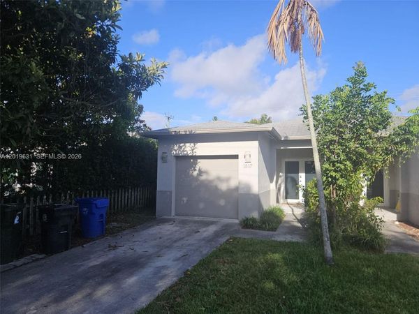 1517 NE 3rd Ave , Fort Lauderdale, FL 33304