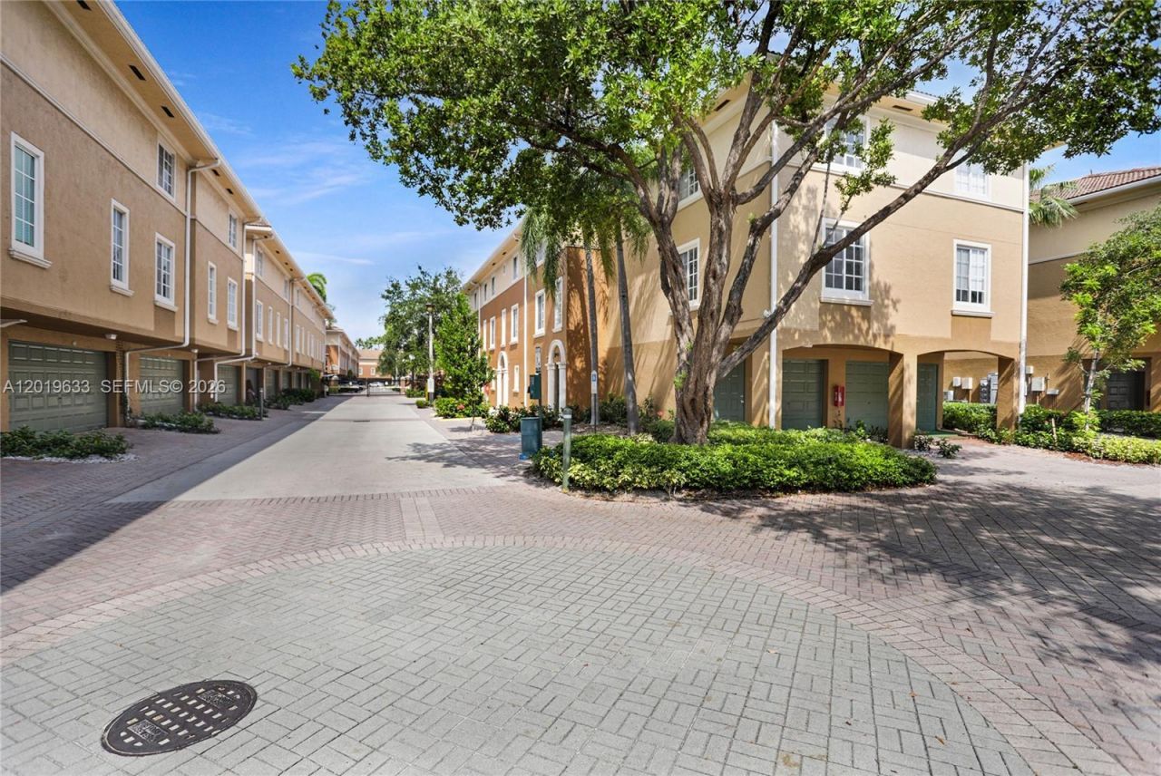 2941 NE 185th St , Unit 1305, Aventura, FL 33180 Photo