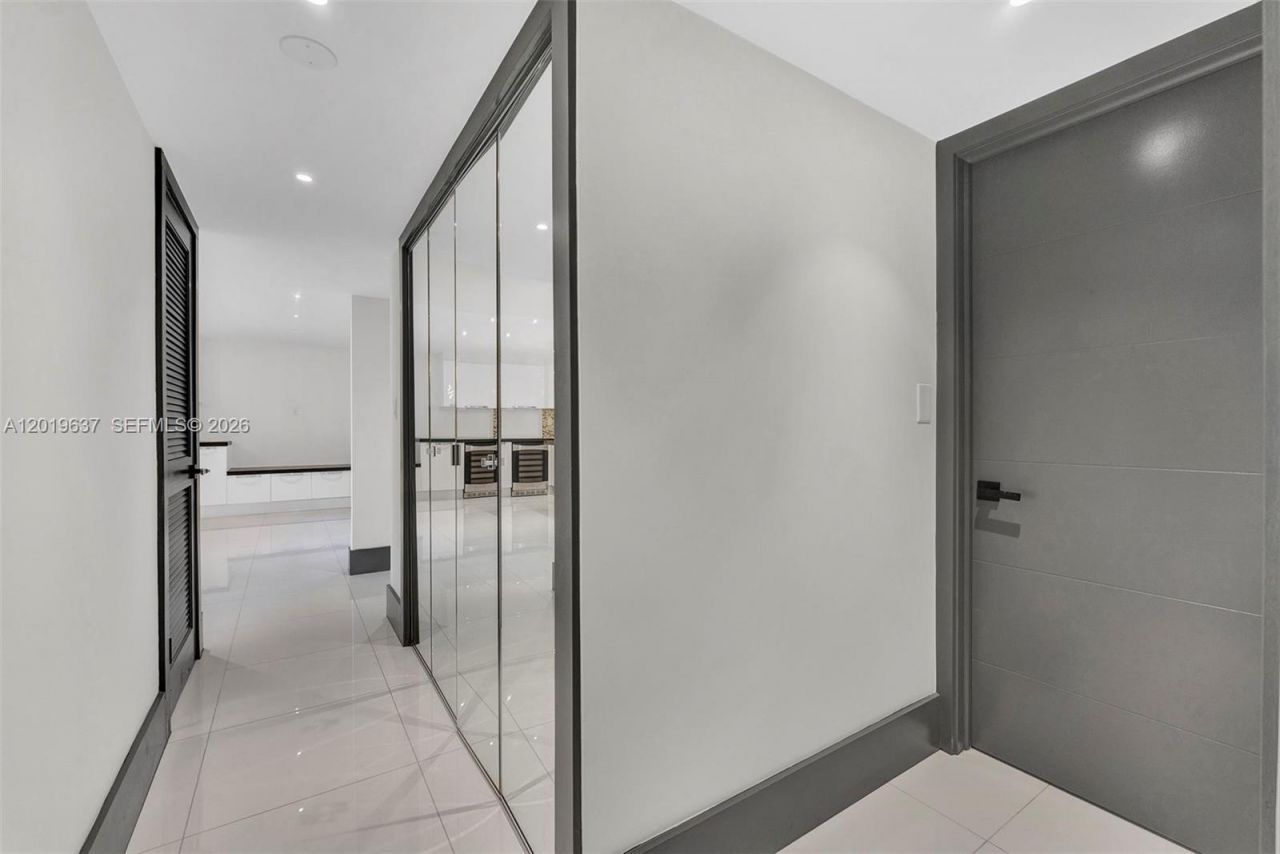 20441 NE 30th Ave, Unit 106-9, Aventura, FL 33180 Photo