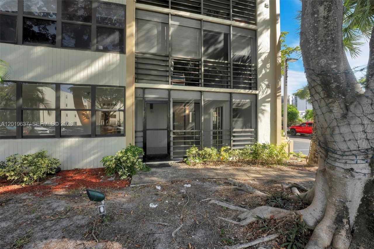 20441 NE 30th Ave, Unit 106-9, Aventura, FL 33180 Photo