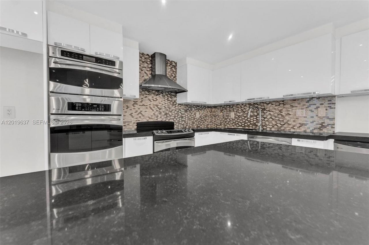 20441 NE 30th Ave, Unit 106-9, Aventura, FL 33180 Photo