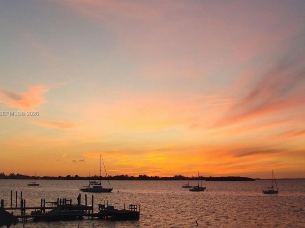 8 Ocean View Blvd, Key Largo, FL 33037